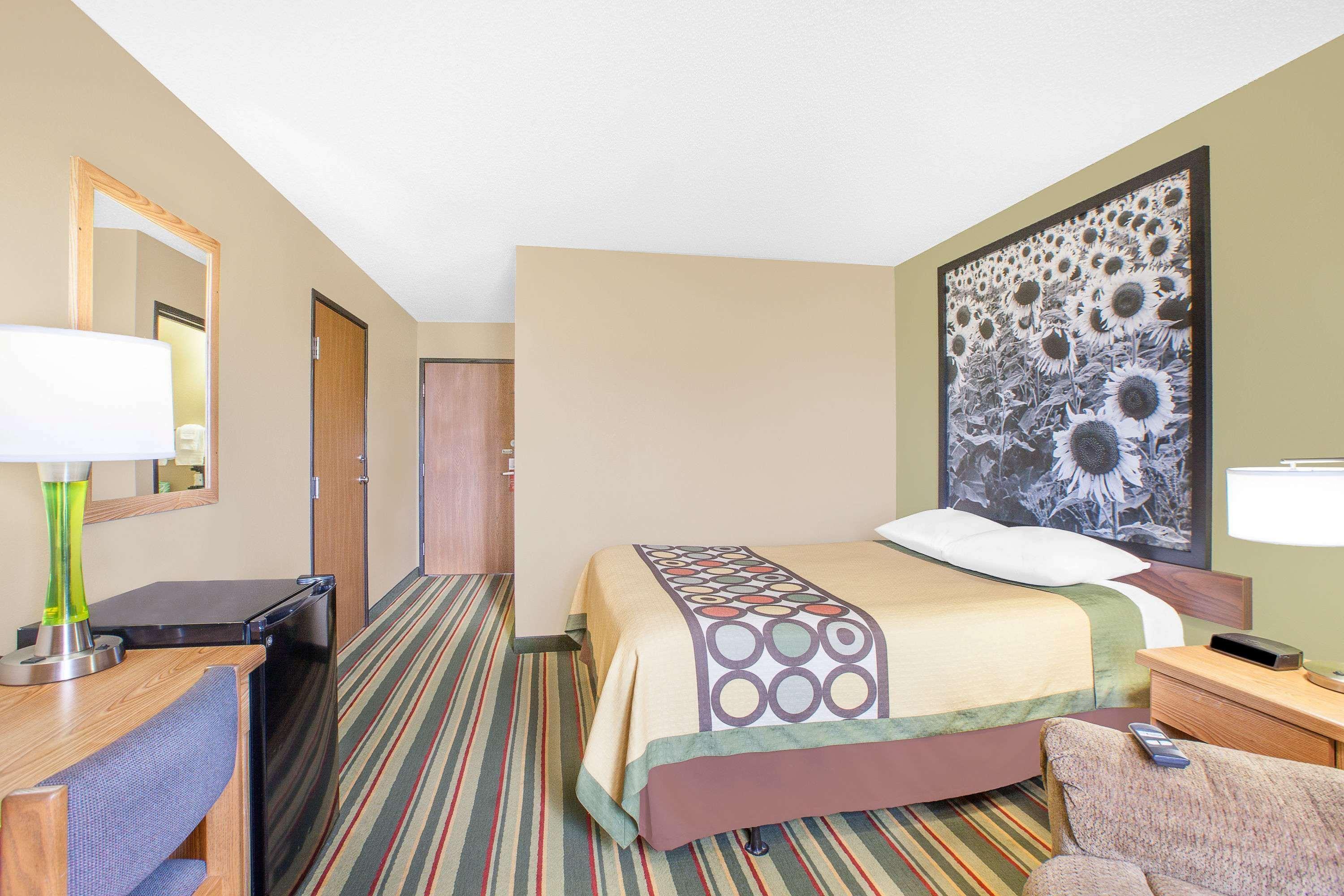 Motel Super 8 By Wyndham Mt Pleasant à Mount Pleasant Extérieur photo