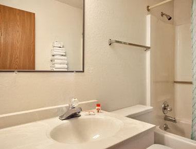 Motel Super 8 By Wyndham Mt Pleasant à Mount Pleasant Extérieur photo