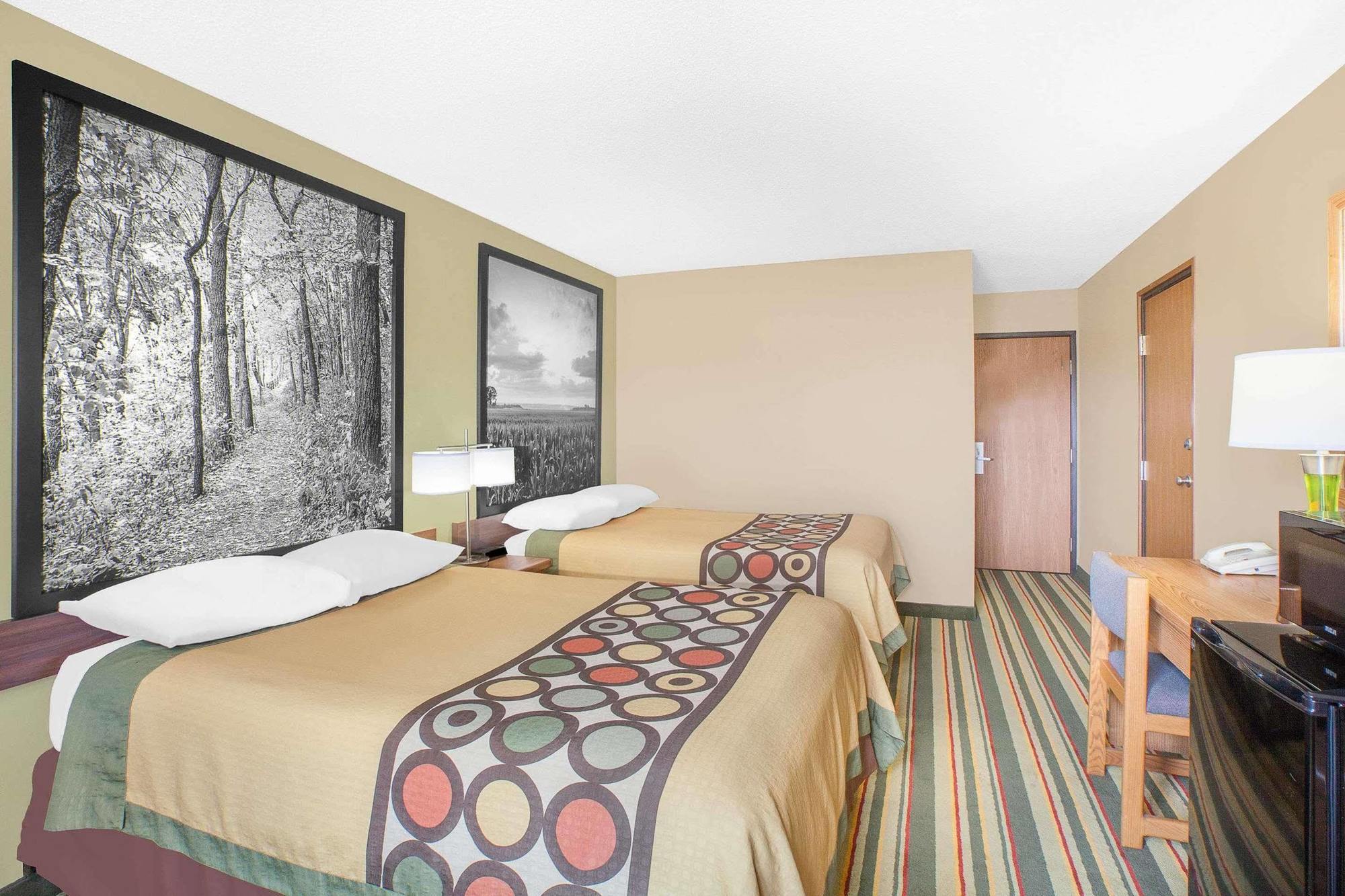 Motel Super 8 By Wyndham Mt Pleasant à Mount Pleasant Extérieur photo